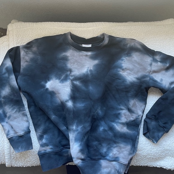 Nia Long Sleeve Crew Neck Oversized Tie Dye Coordinating Pullover - Picture 2 of 4